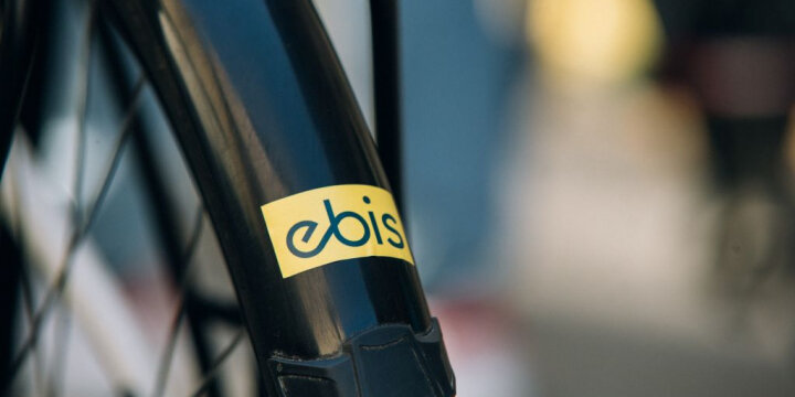Ebis logo op fiets.